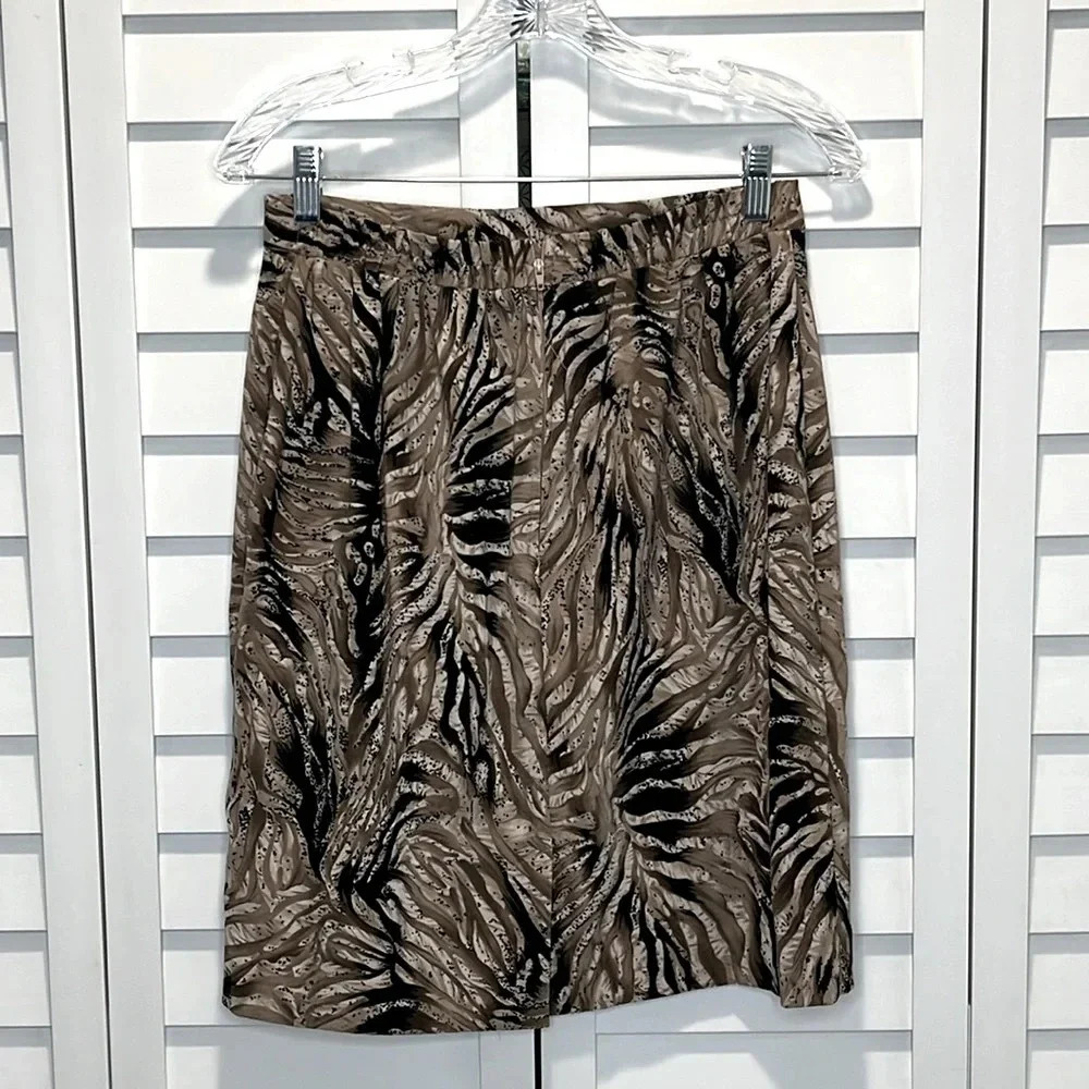 John Roberts size 12 fun pattern pencil skirt zipper back small slit skirt skirt